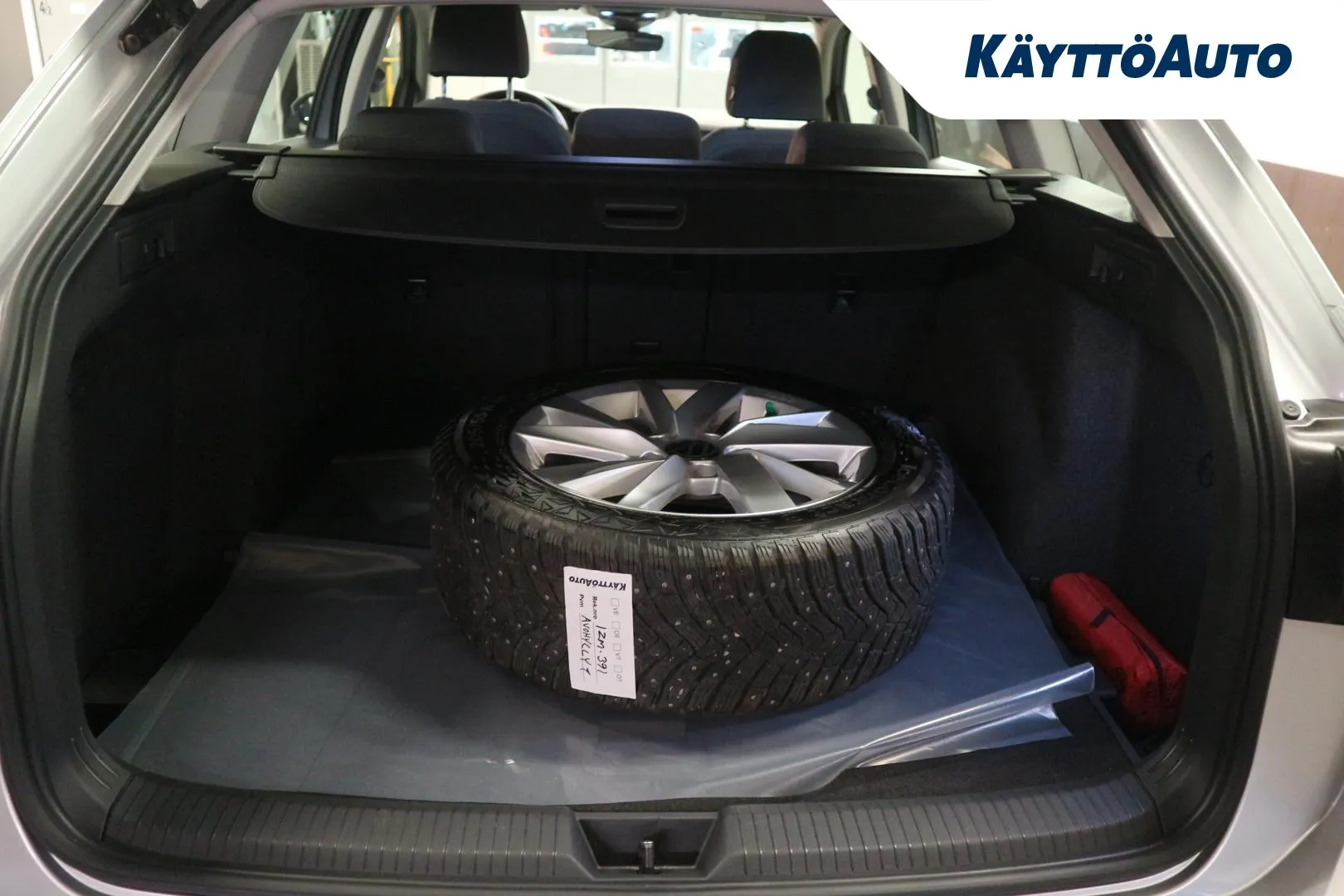 VOLKSWAGEN Golf IZM-391 carousel image