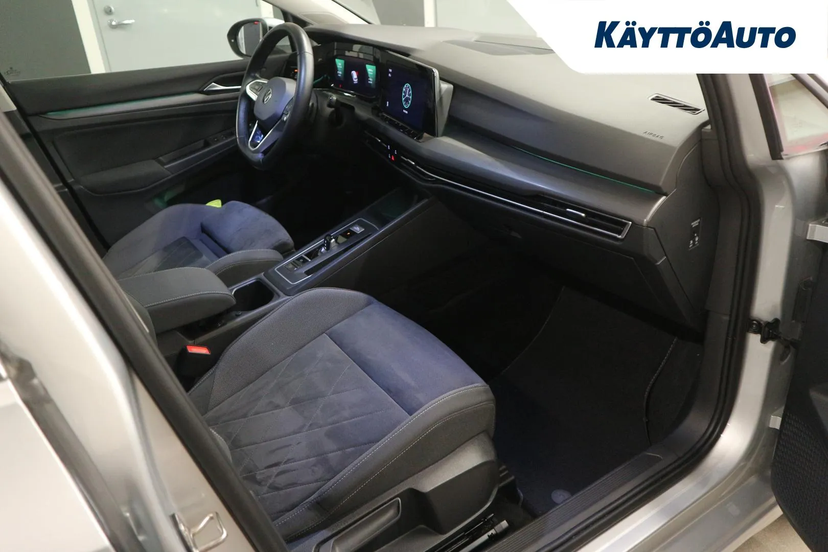 VOLKSWAGEN Golf IZM-391 carousel image
