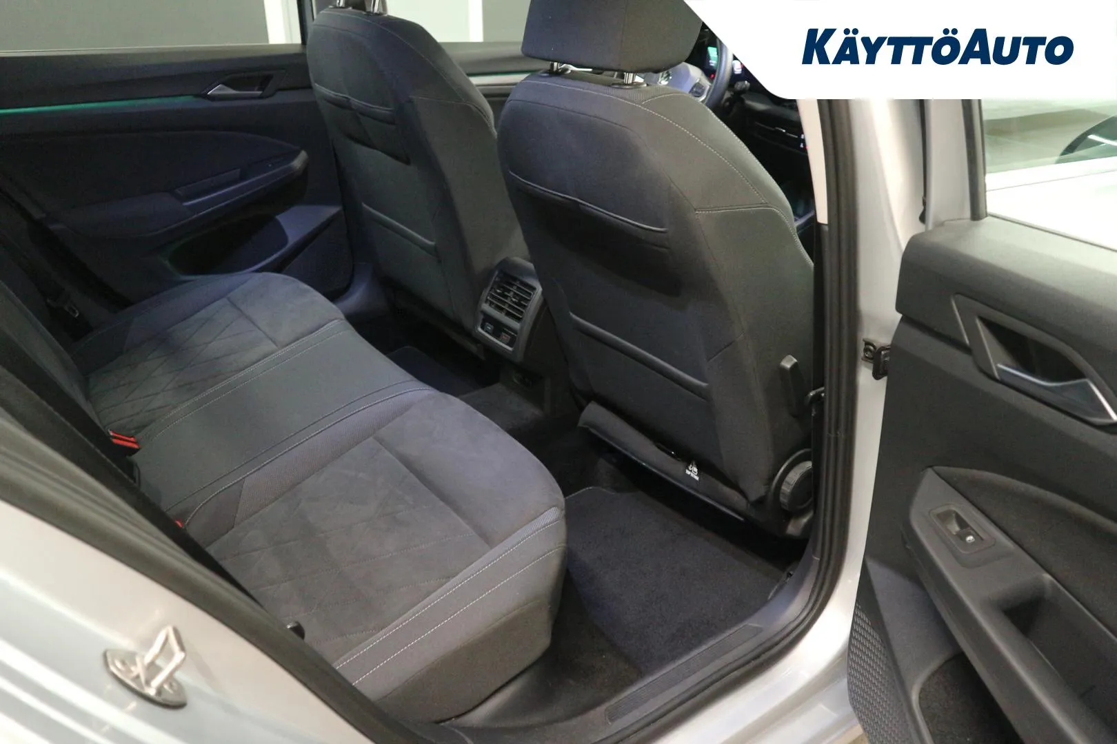 VOLKSWAGEN Golf IZM-391 carousel image