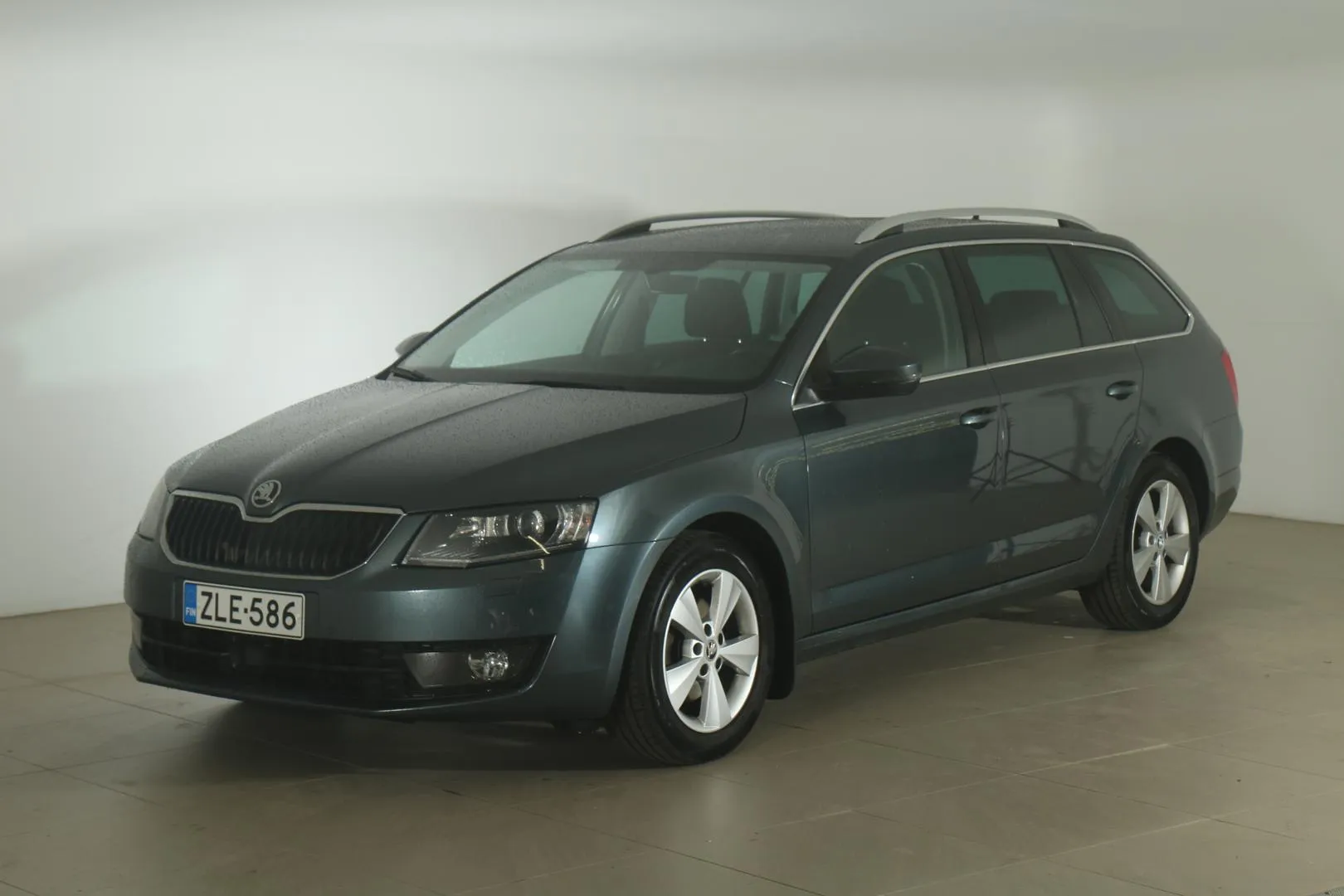 SKODA Octavia ZLE-586 carousel image