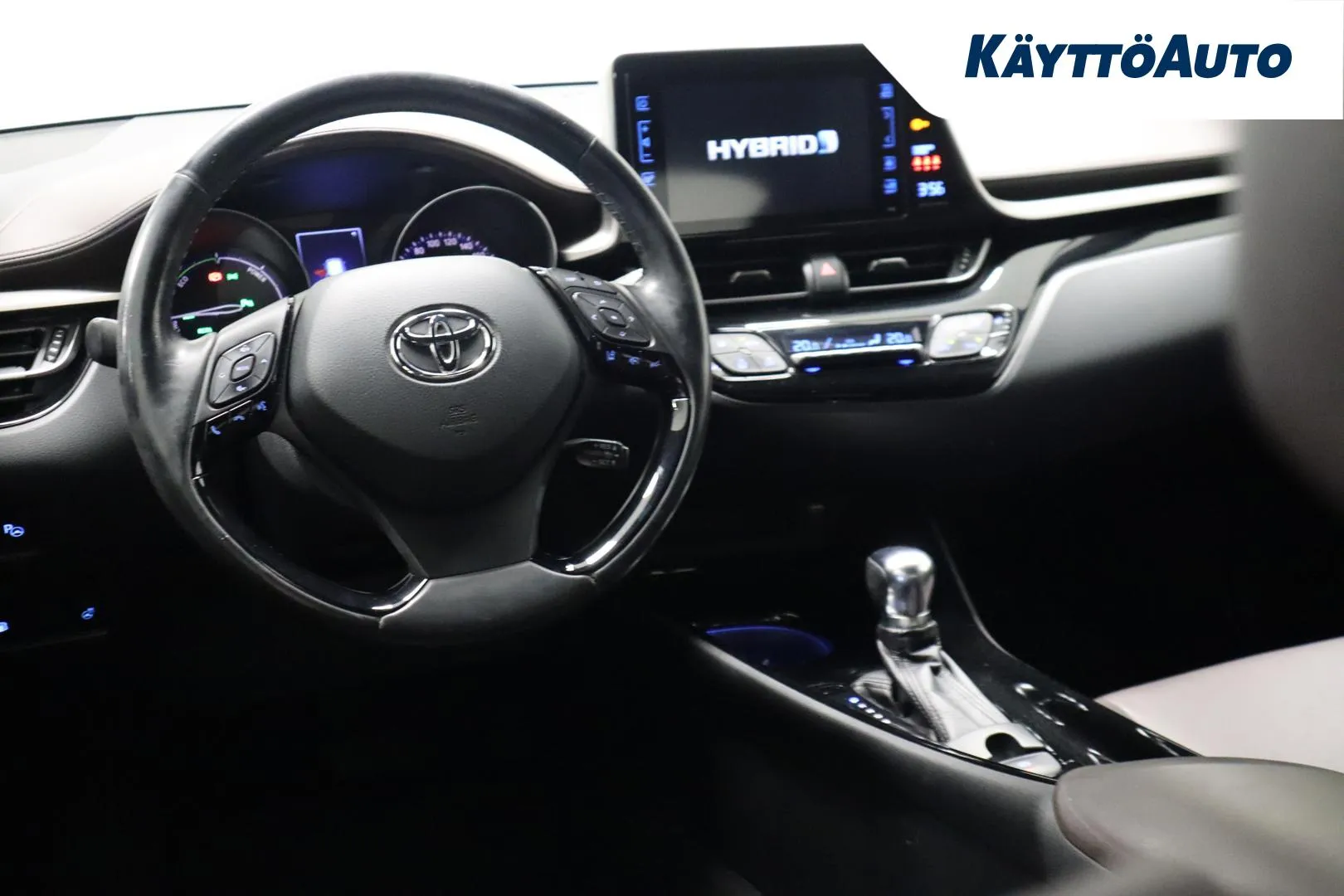 TOYOTA C-HR JKL-957 carousel image