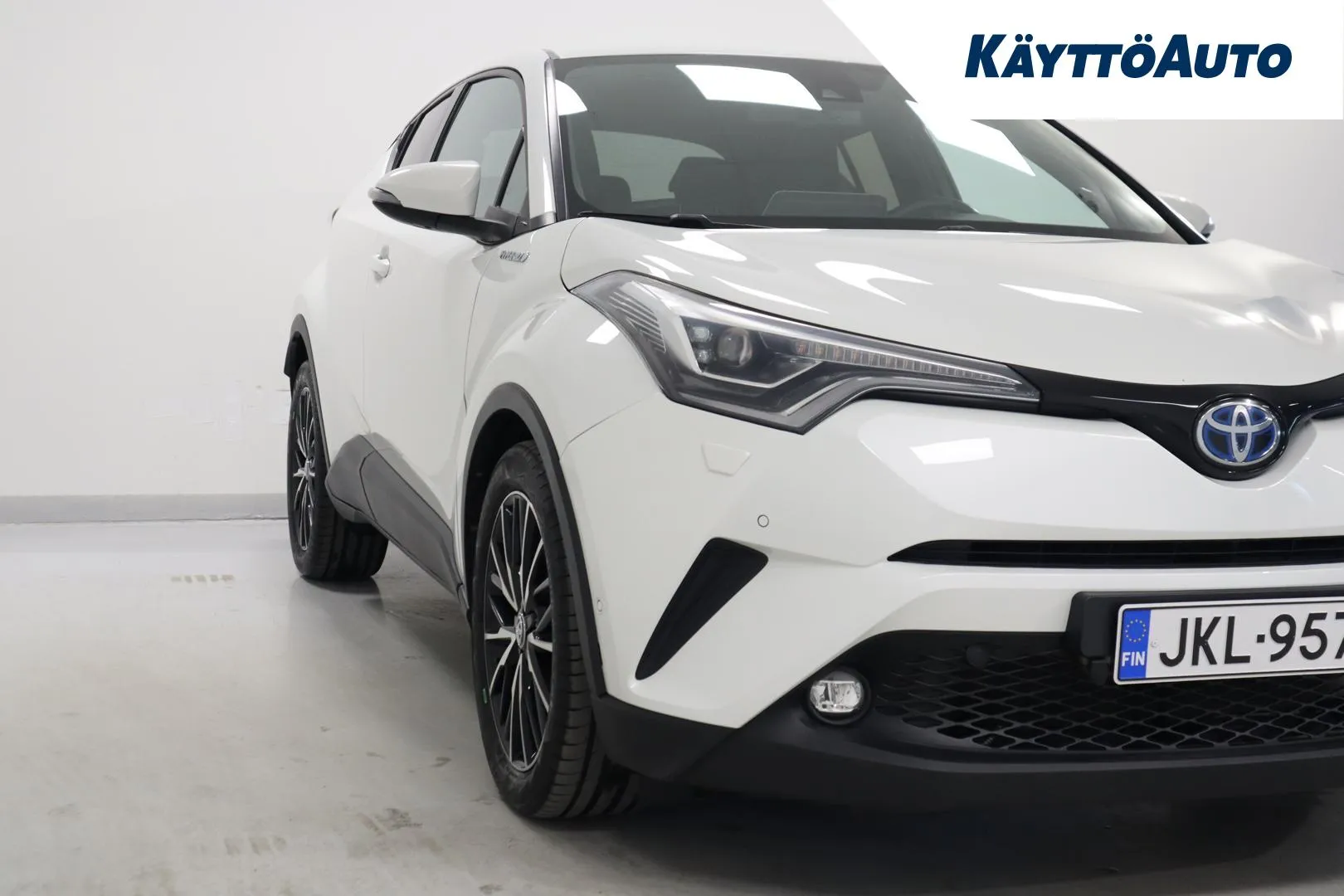 TOYOTA C-HR JKL-957 carousel image