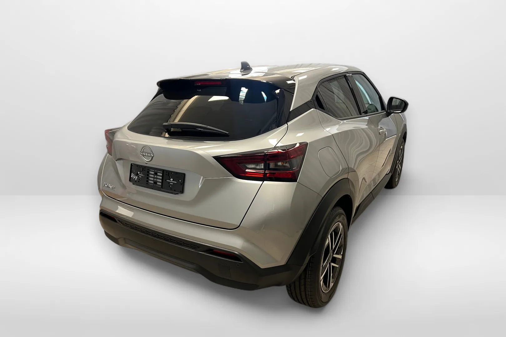 Nissan Juke XTJ-219 carousel image