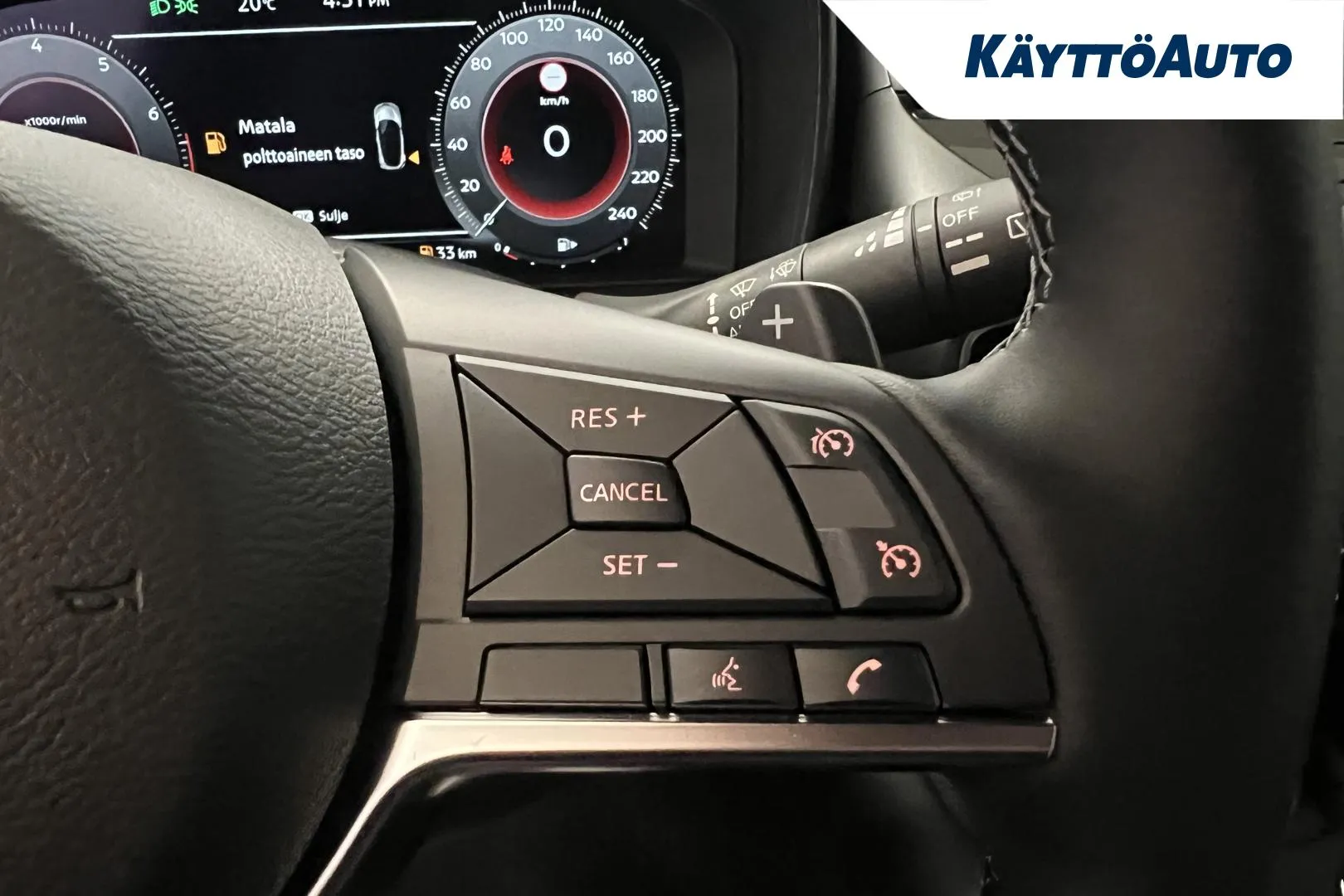 Nissan Juke XTJ-219 carousel image