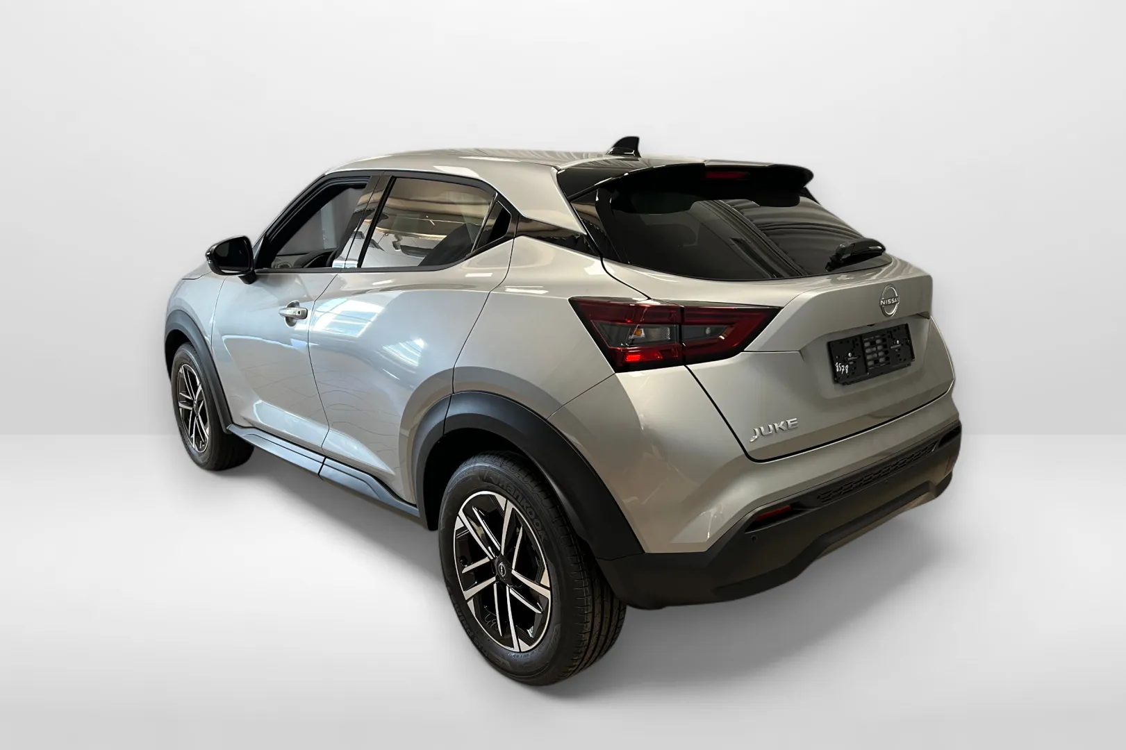 Nissan Juke XTJ-219 carousel image