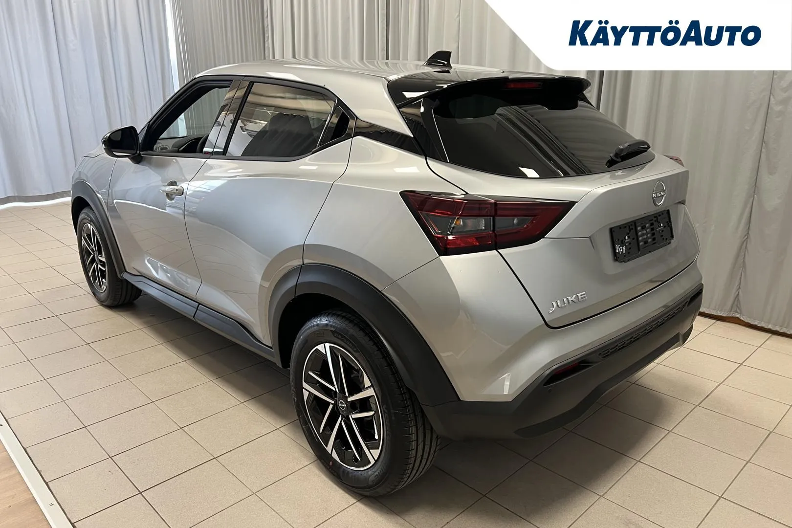 Nissan Juke XTJ-219 carousel image