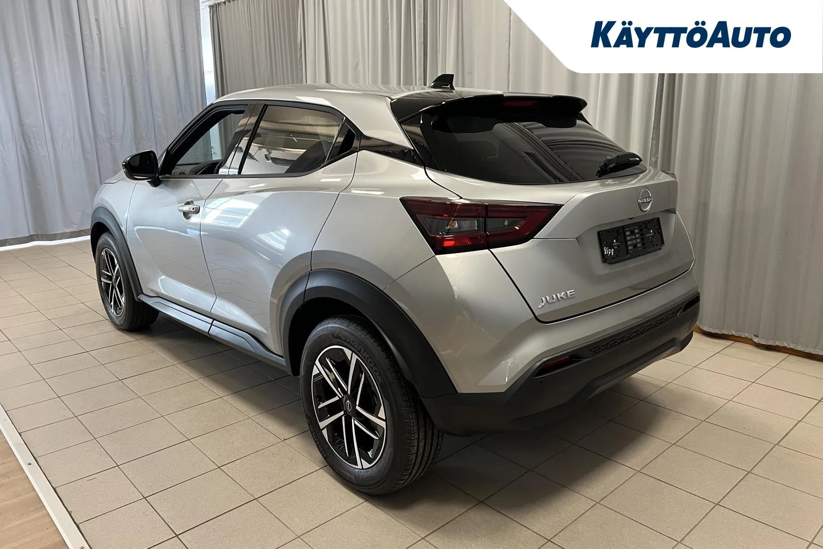 Nissan Juke XTJ-219 carousel image