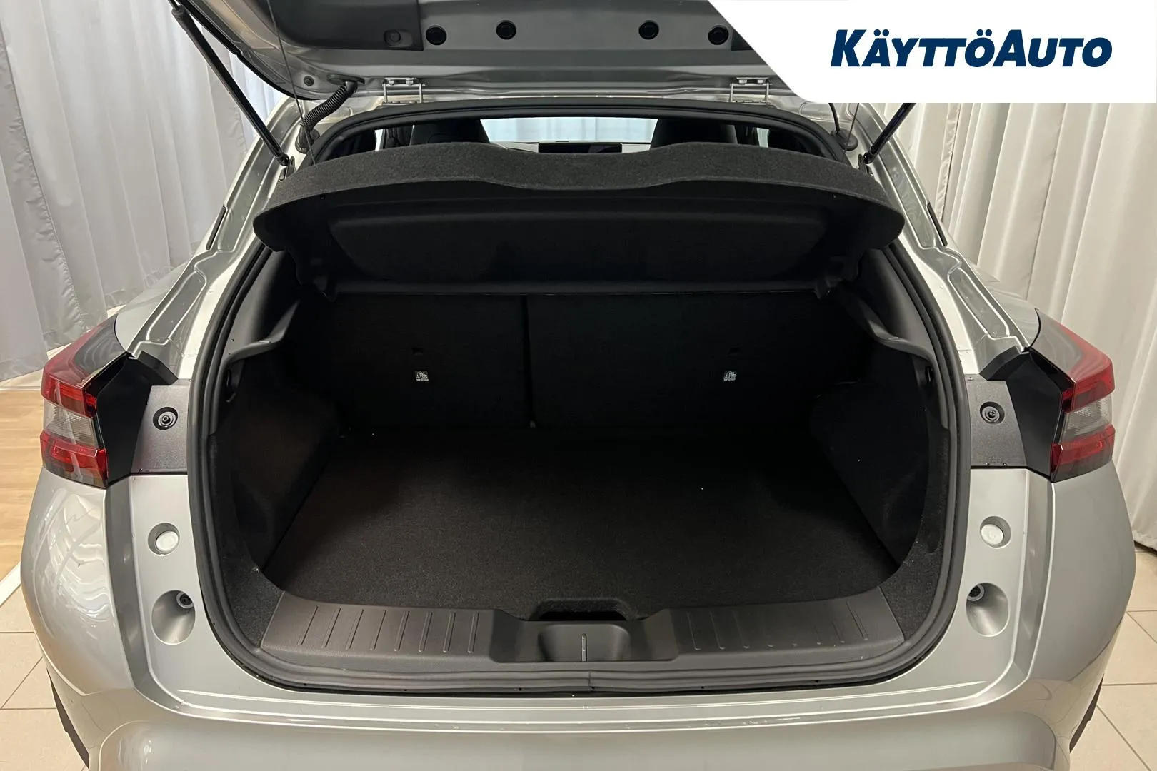 Nissan Juke XTJ-219 carousel image