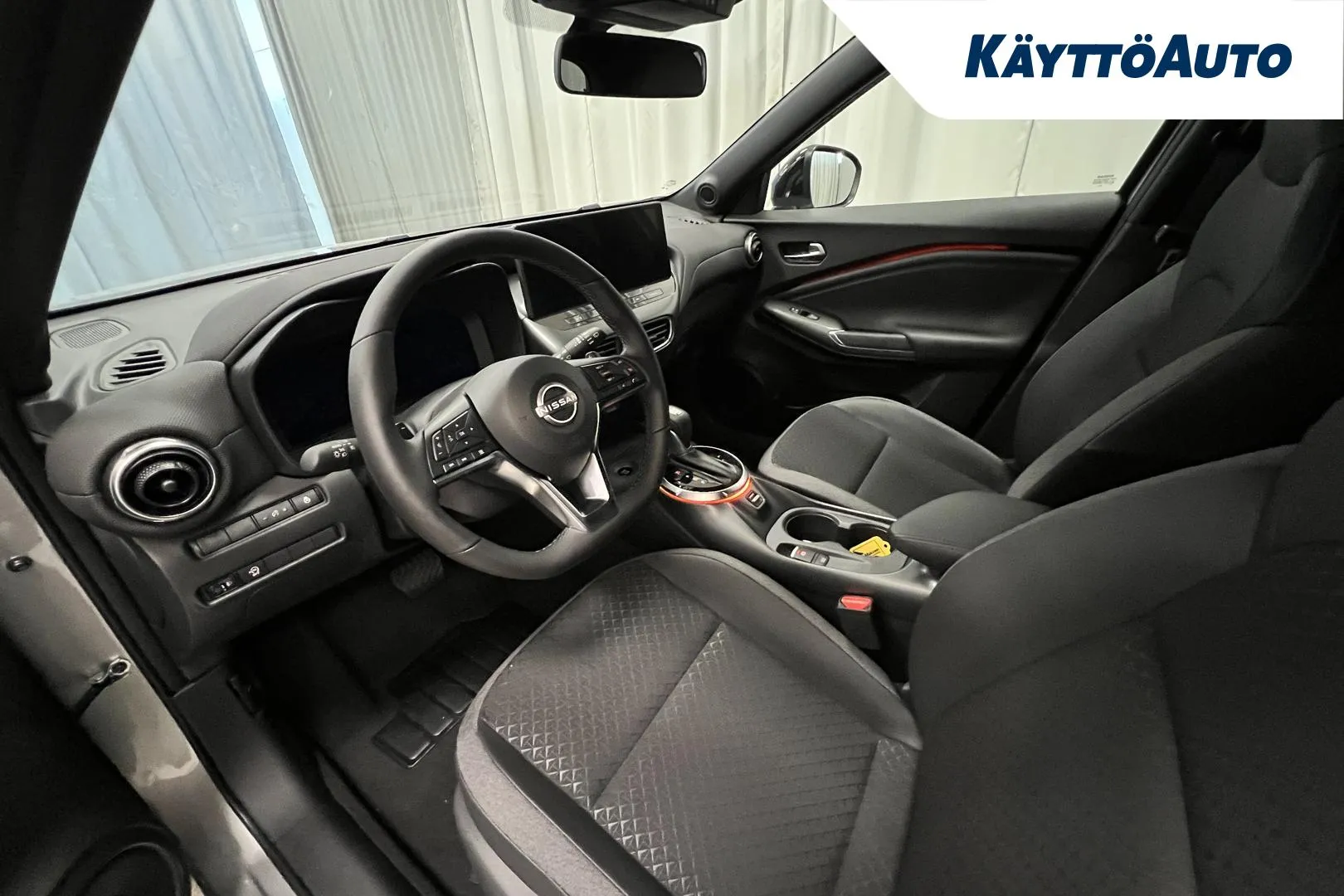 Nissan Juke XTJ-219 carousel image