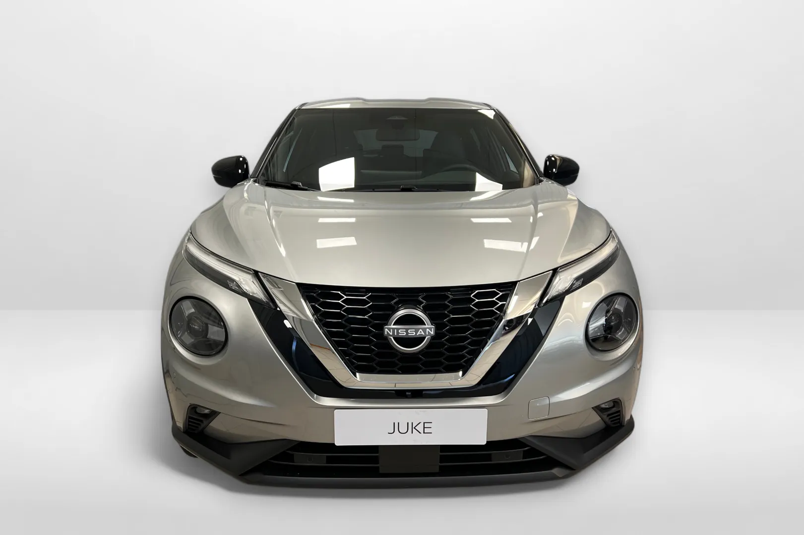 Nissan Juke XTJ-219 carousel image