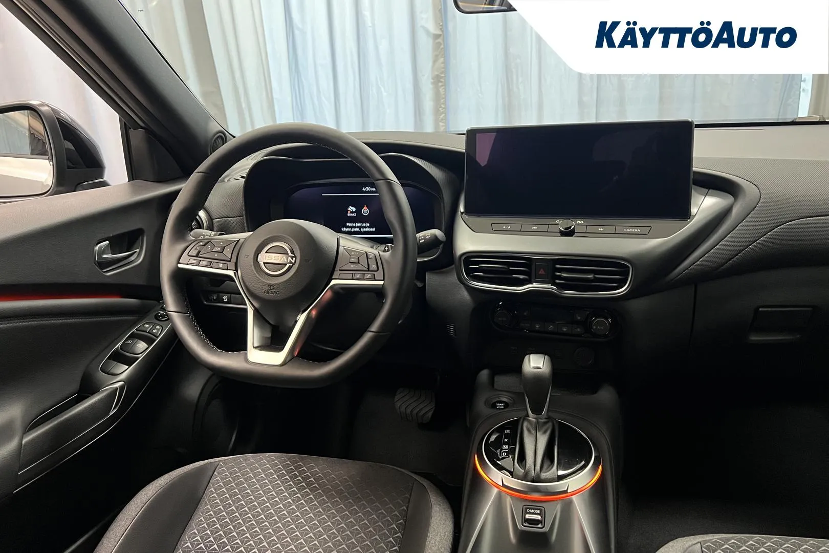 Nissan Juke XTJ-219 carousel image