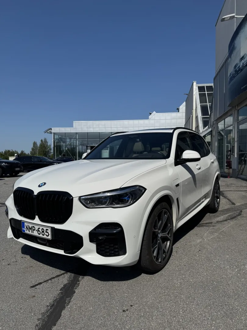 BMW X5 NMP-685 carousel image