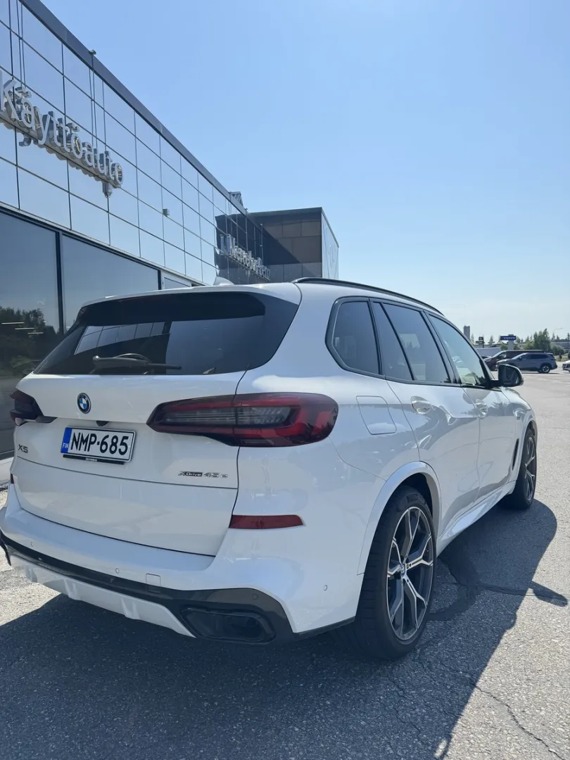 BMW X5 NMP-685 carousel image