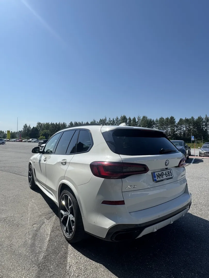 BMW X5 NMP-685 carousel image