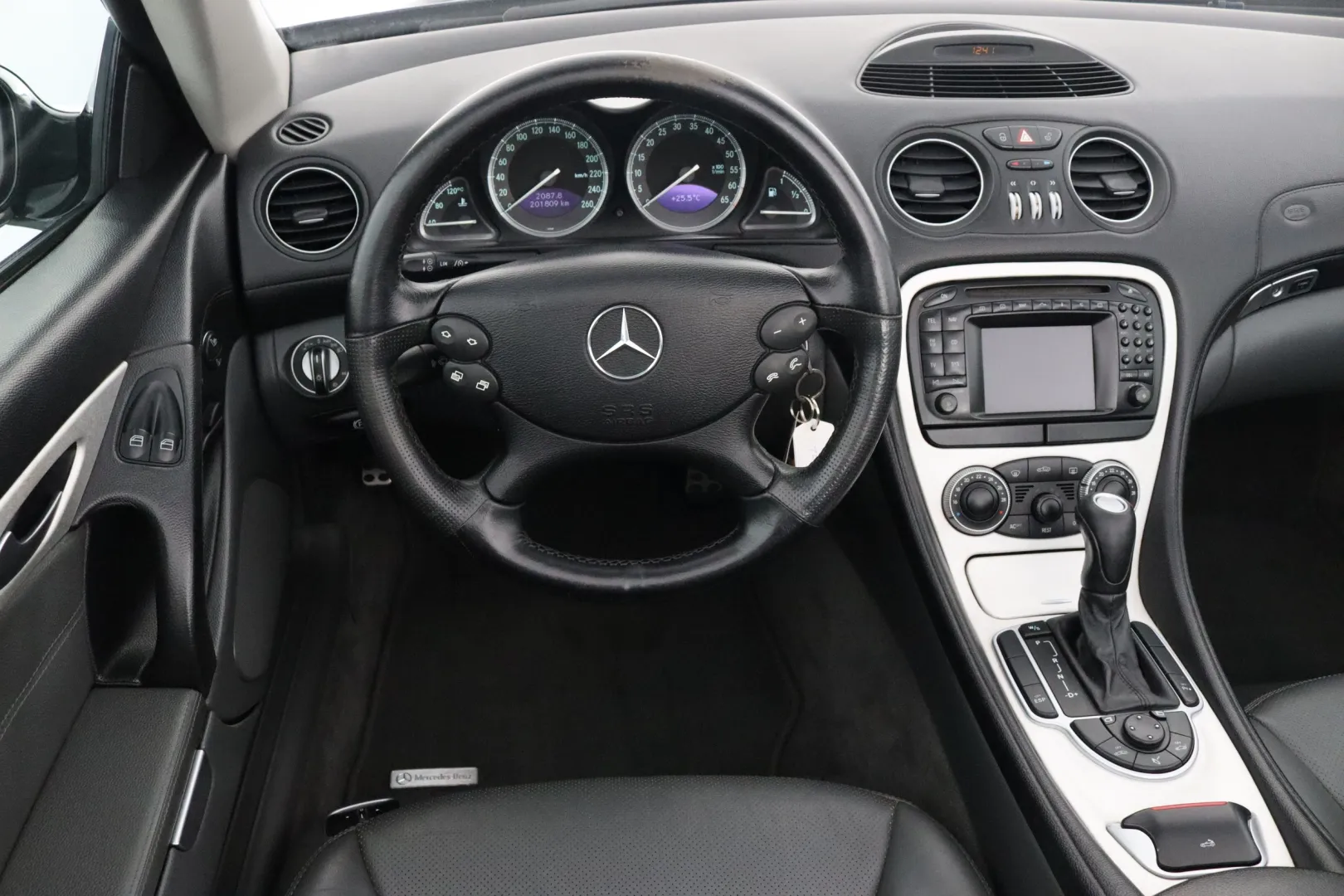 MERCEDES-BENZ SL XNA-422 carousel image