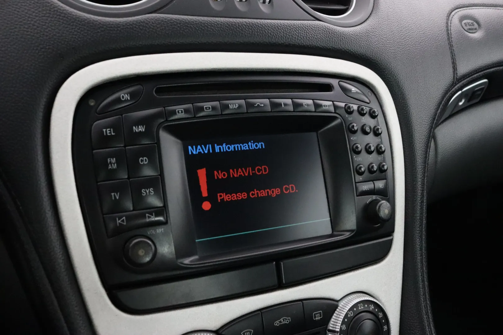 MERCEDES-BENZ SL XNA-422 carousel image