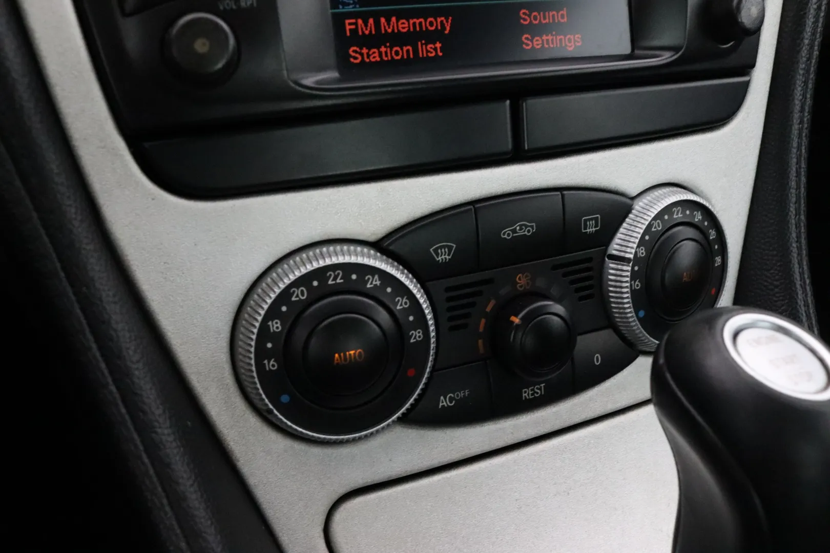 MERCEDES-BENZ SL XNA-422 carousel image