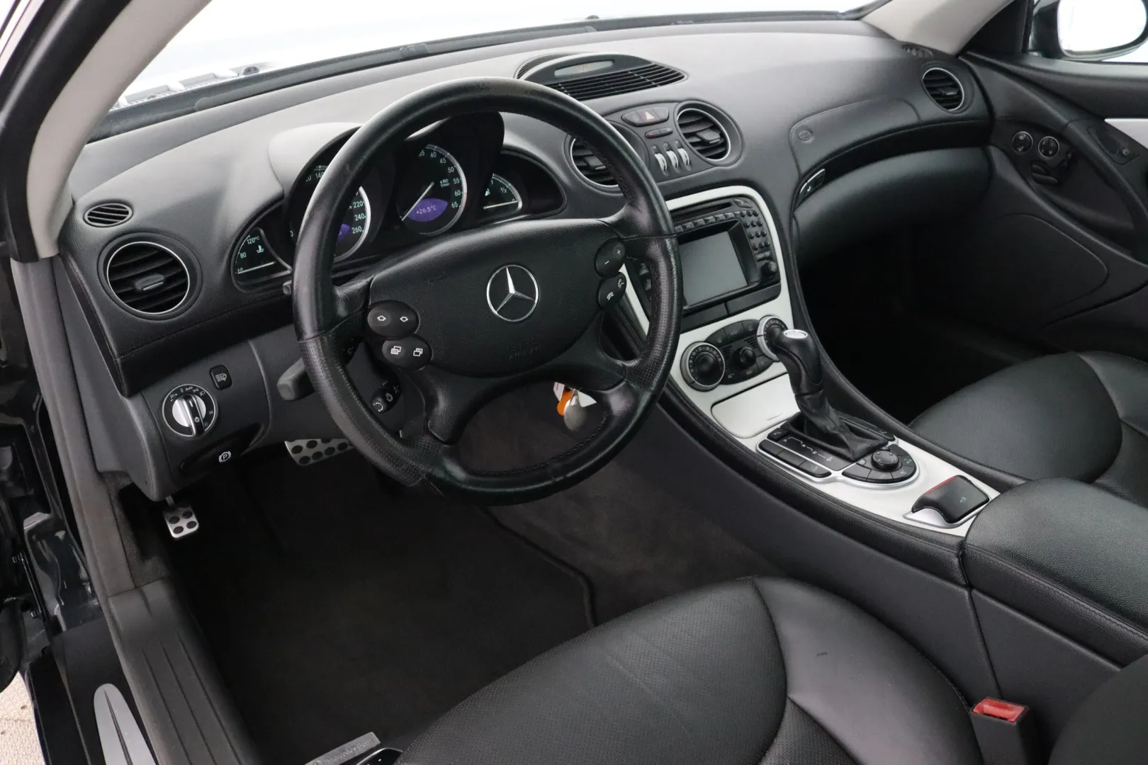 MERCEDES-BENZ SL XNA-422 carousel image