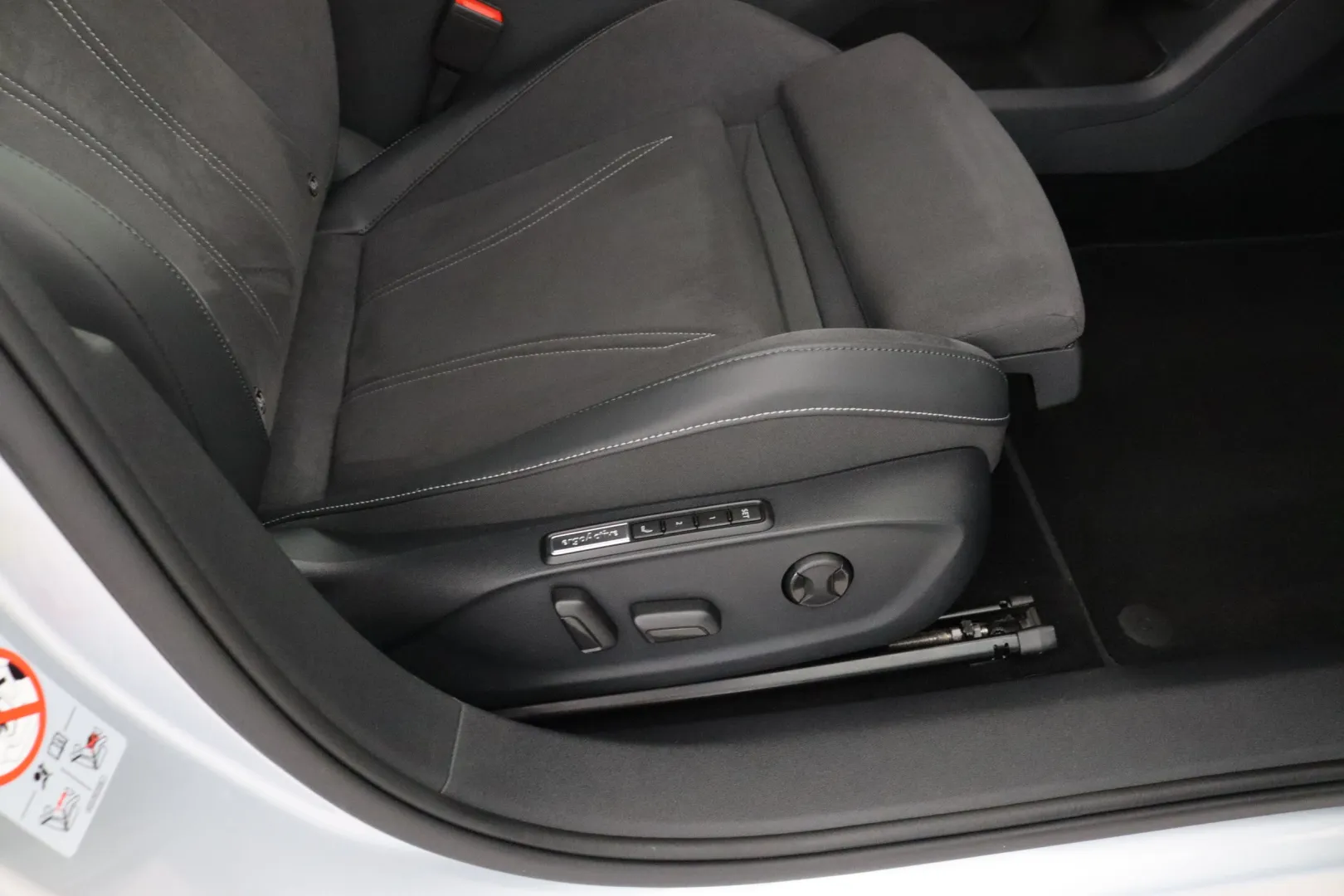 VOLKSWAGEN ID.7 RVP-586 carousel image