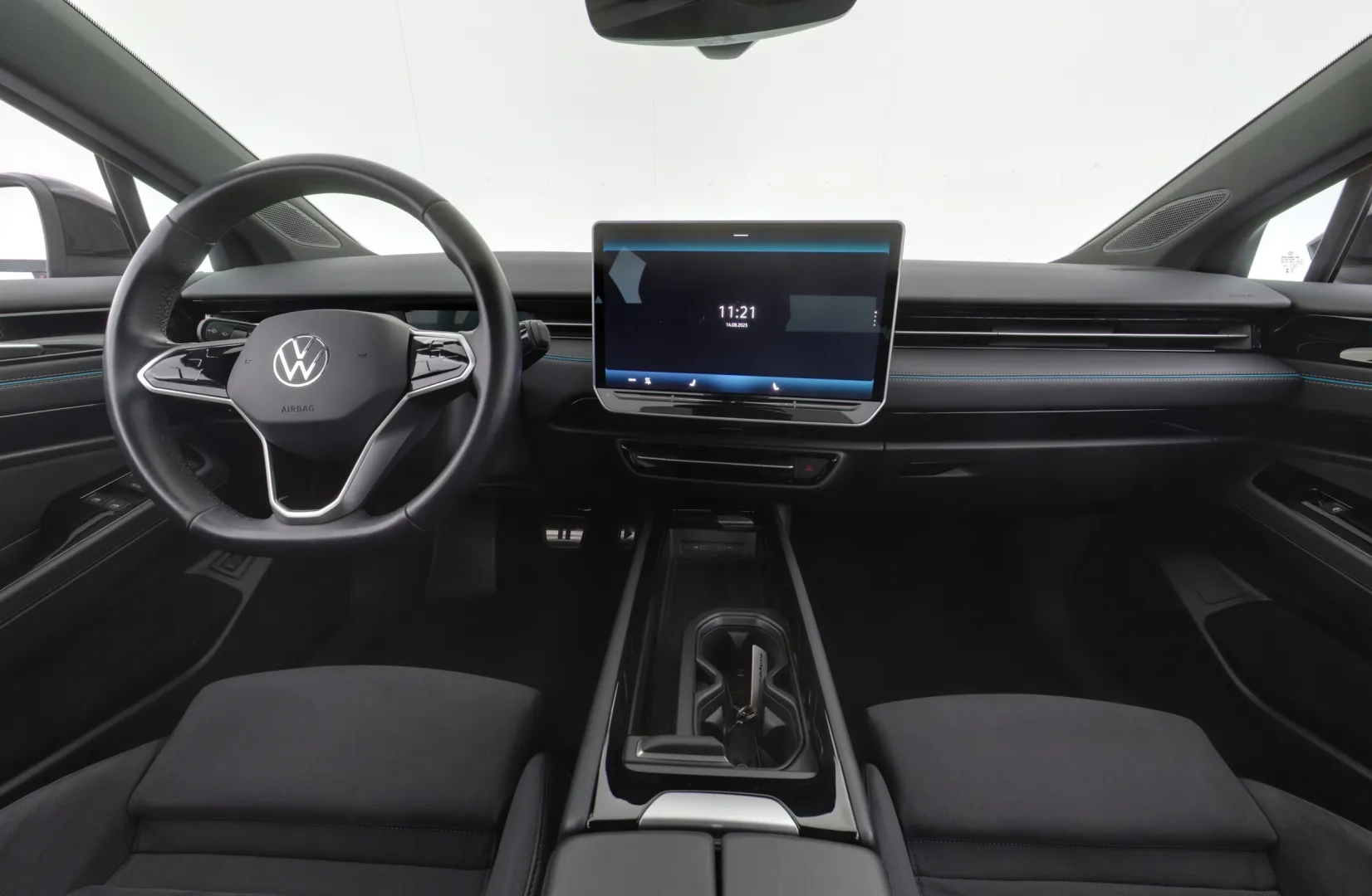 VOLKSWAGEN ID.7 RVP-586 carousel image