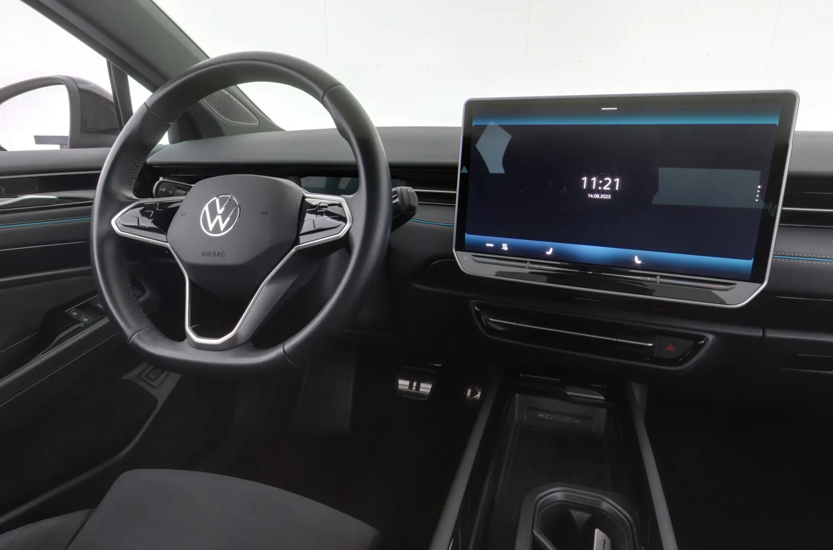 VOLKSWAGEN ID.7 RVP-586 carousel image