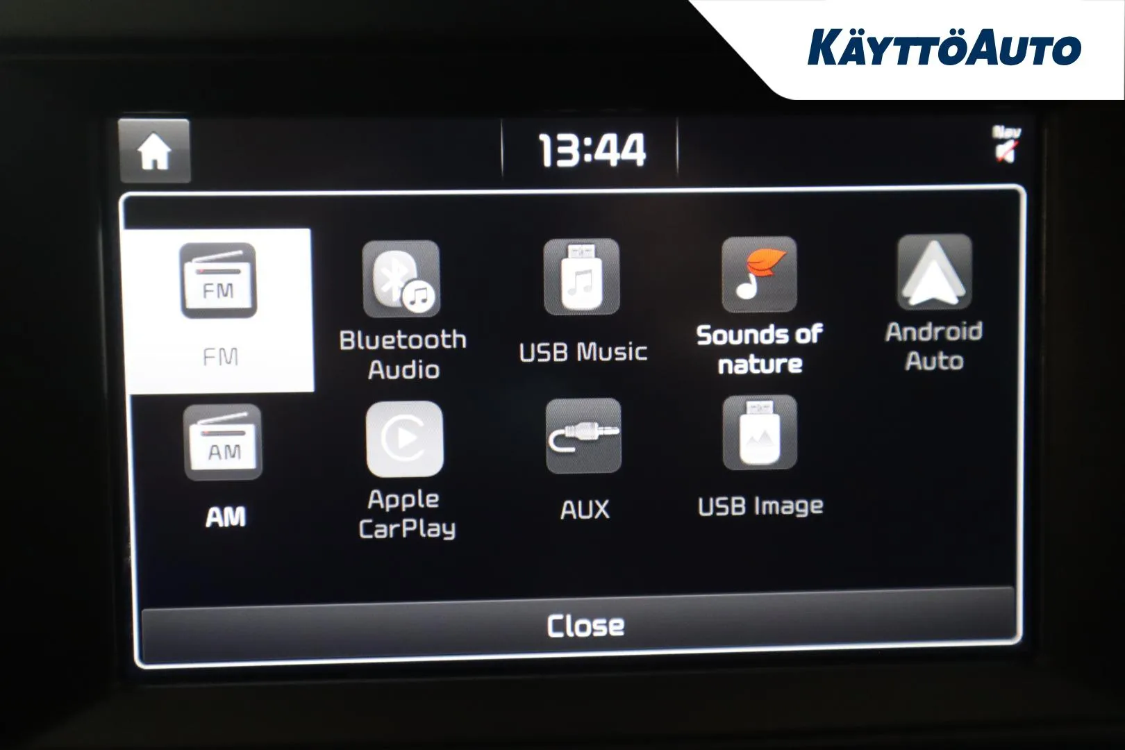 KIA Sportage UZX-165 carousel image