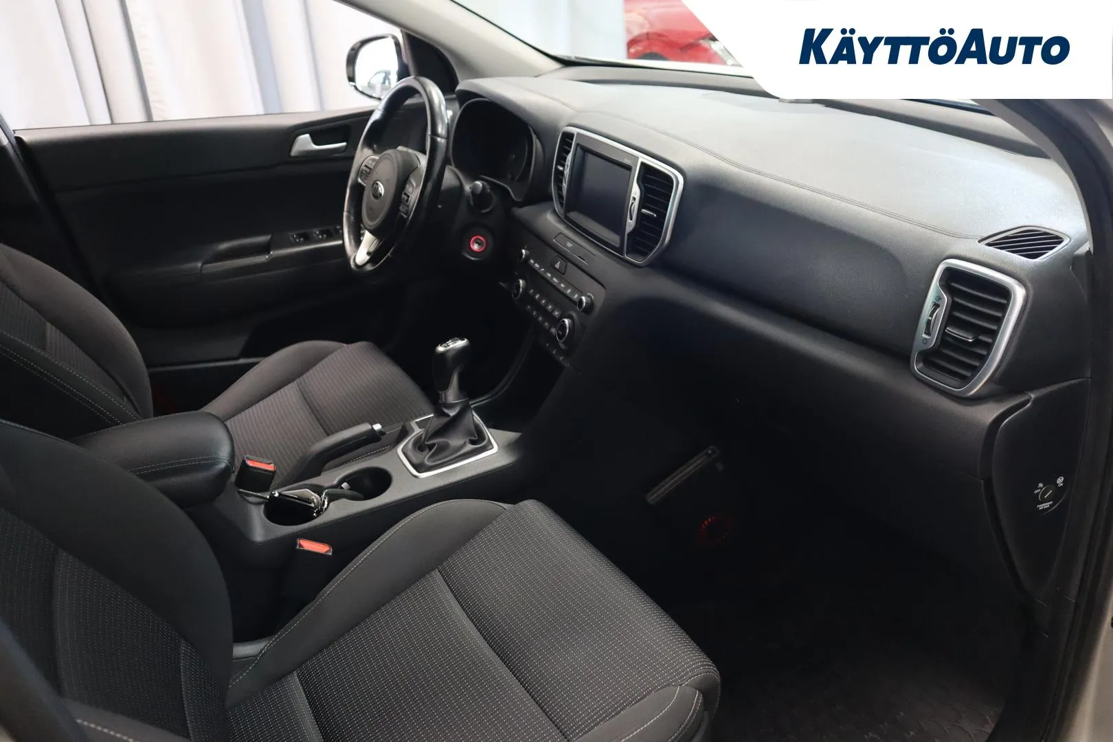 KIA Sportage UZX-165 carousel image