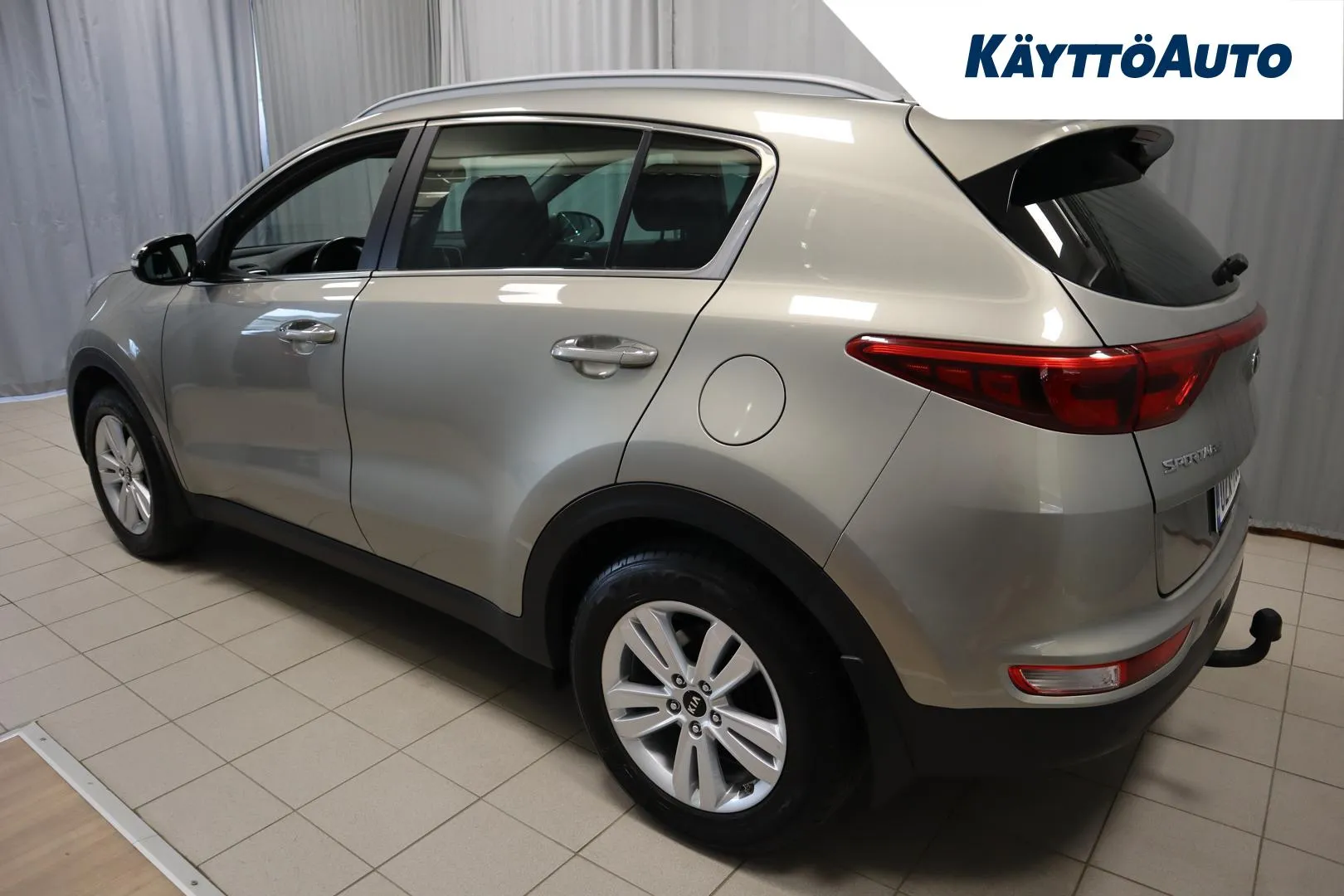 KIA Sportage UZX-165 carousel image