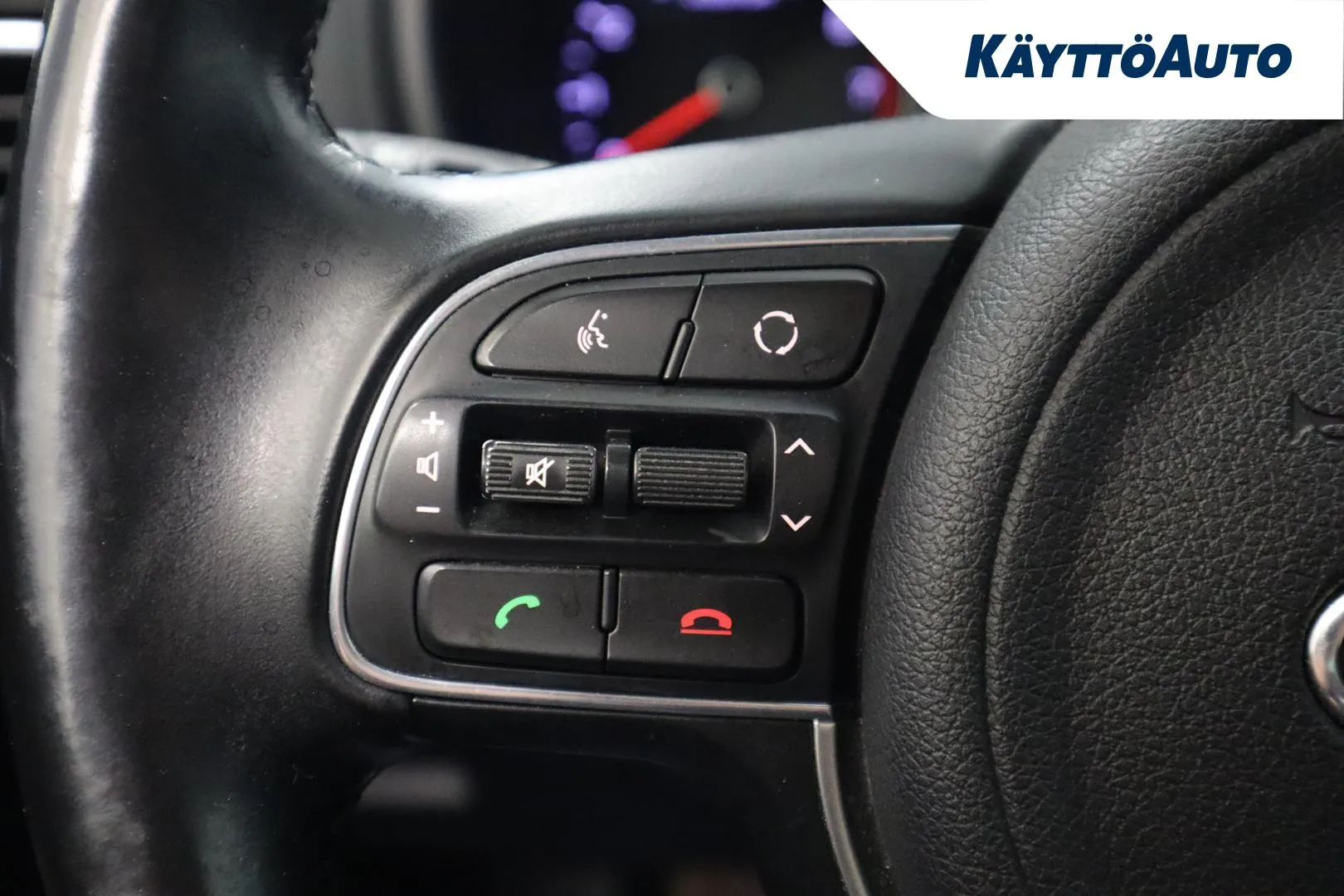 KIA Sportage UZX-165 carousel image
