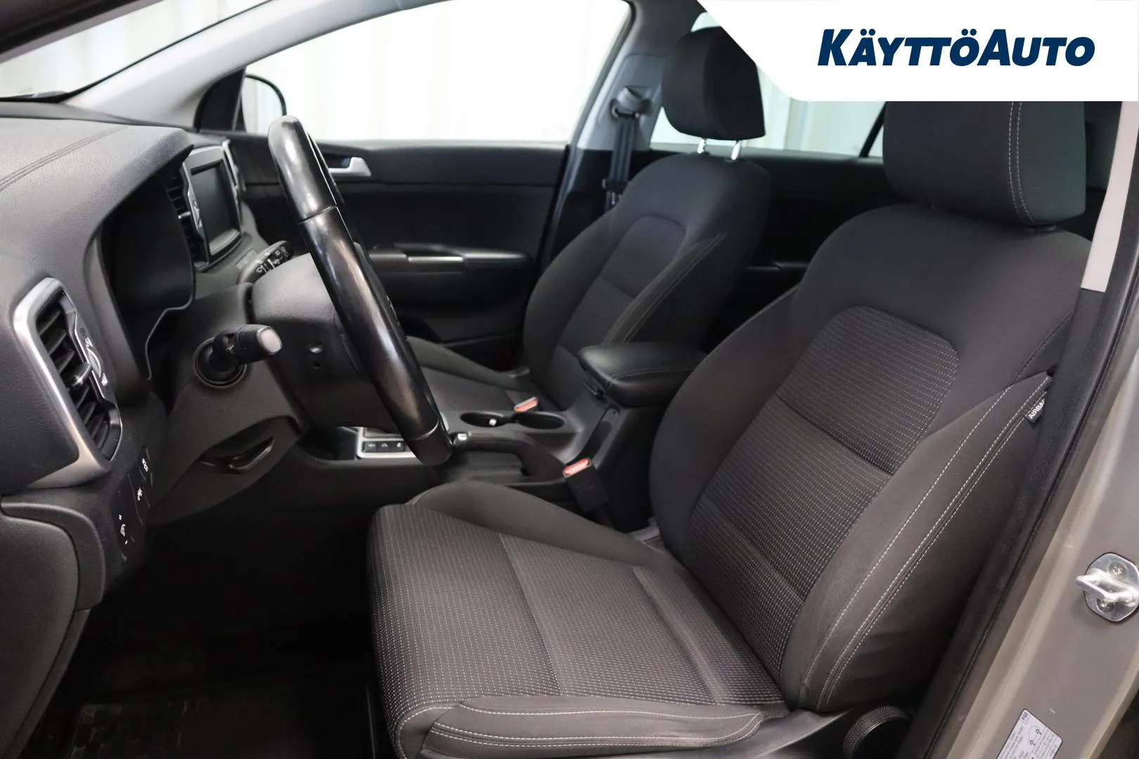 KIA Sportage UZX-165 carousel image