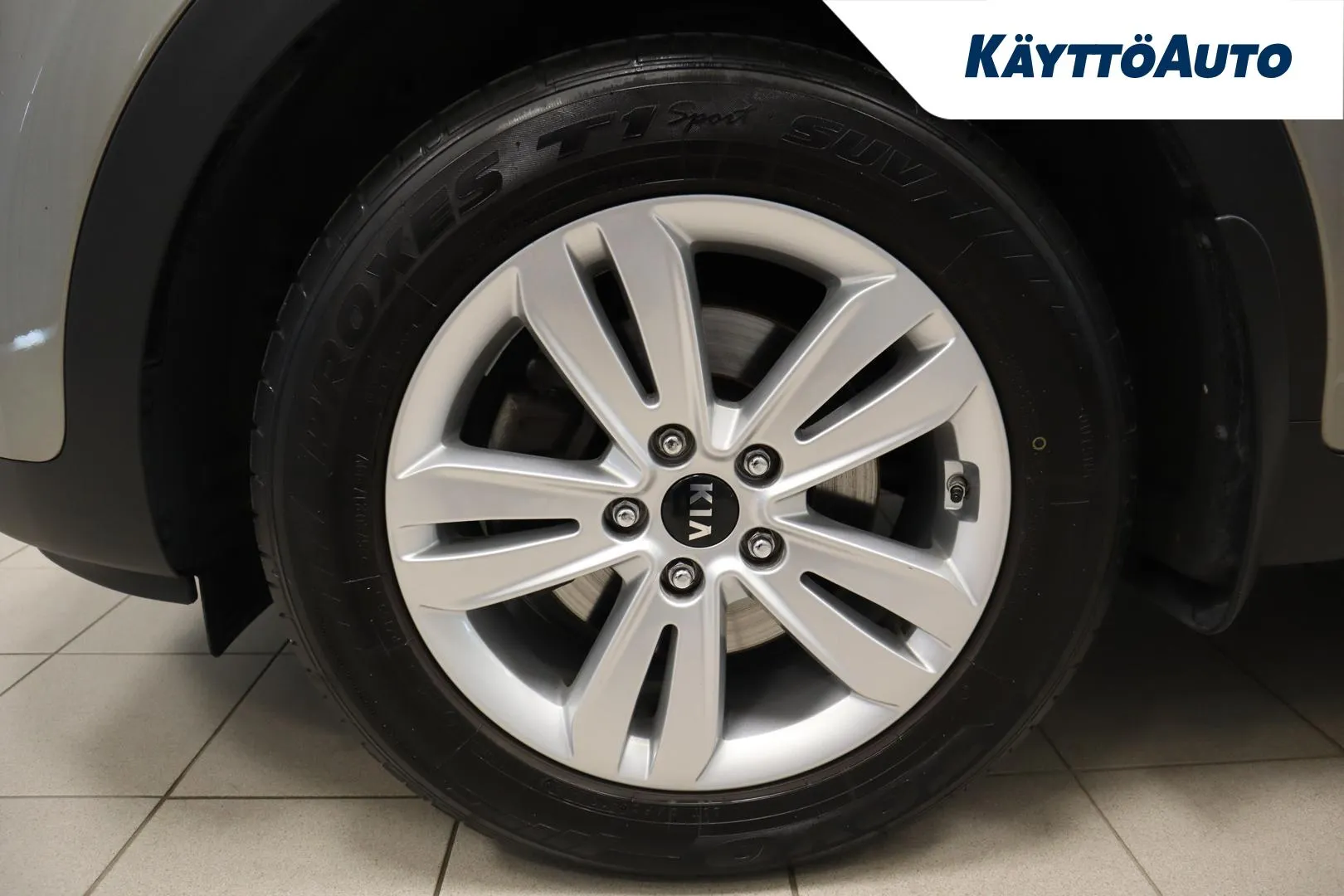 KIA Sportage UZX-165 carousel image