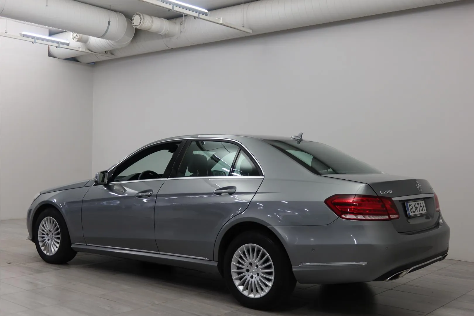 MERCEDES-BENZ E GLN-751 carousel image