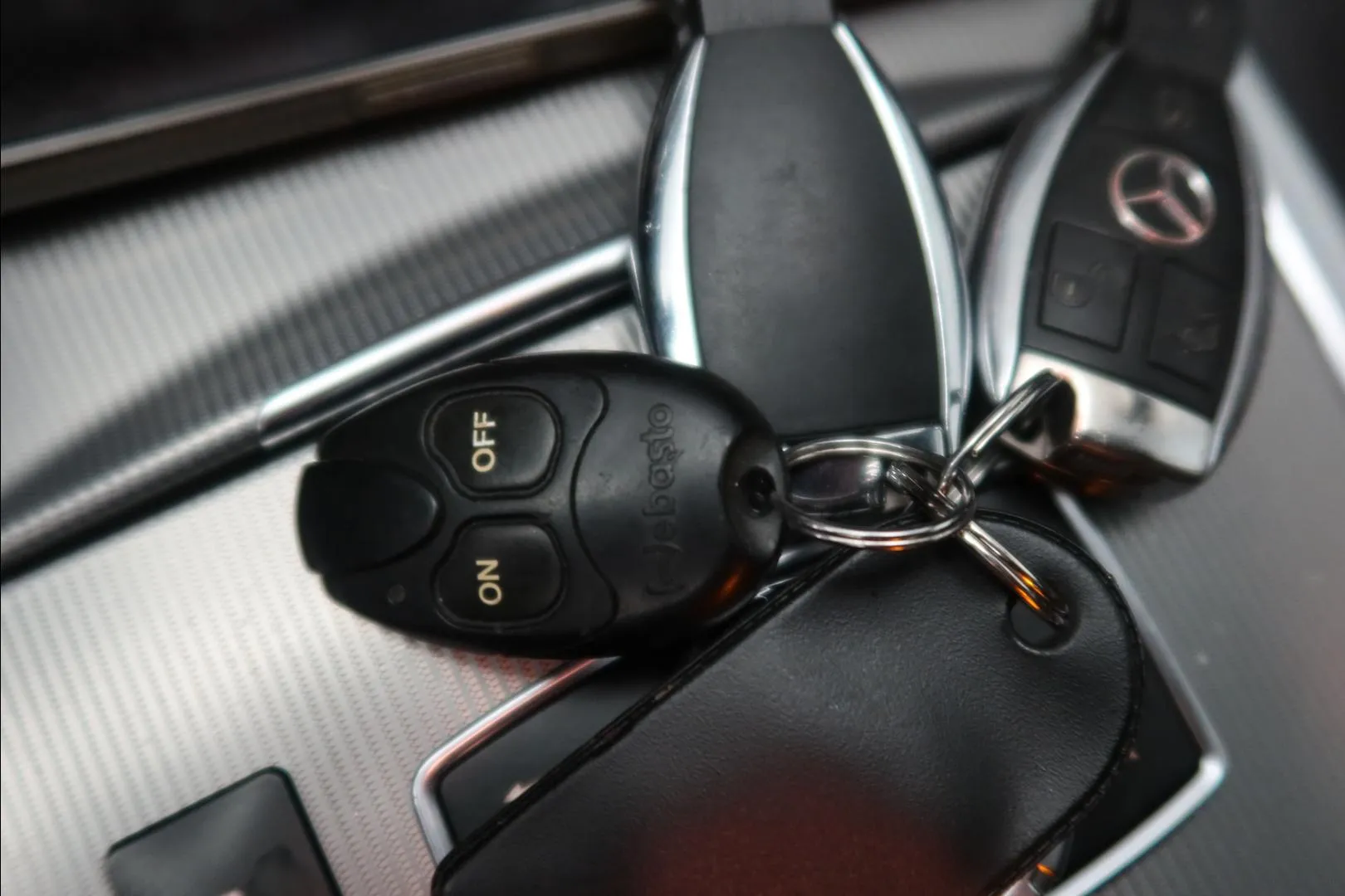 MERCEDES-BENZ E GLN-751 carousel image