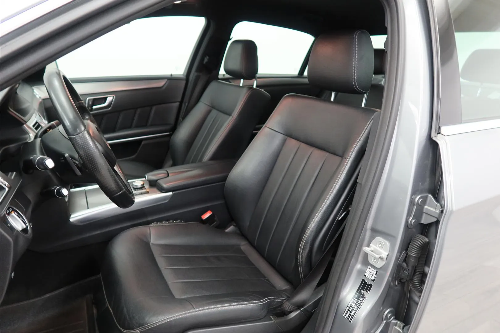 MERCEDES-BENZ E GLN-751 carousel image