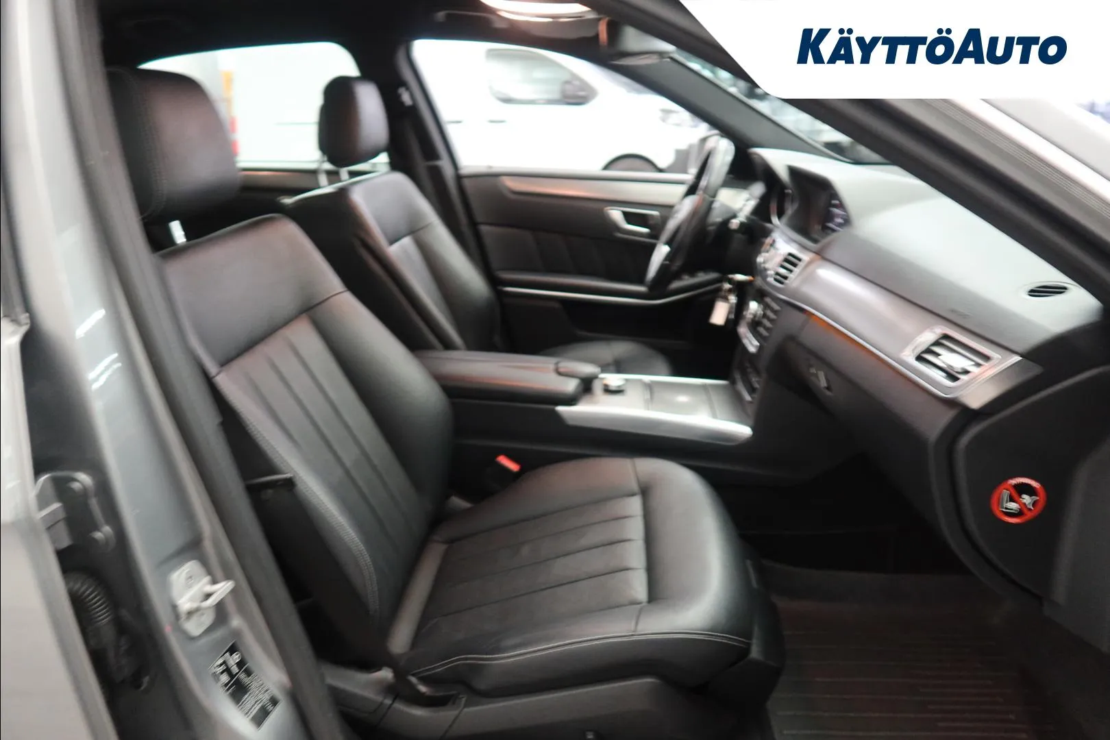 MERCEDES-BENZ E GLN-751 carousel image