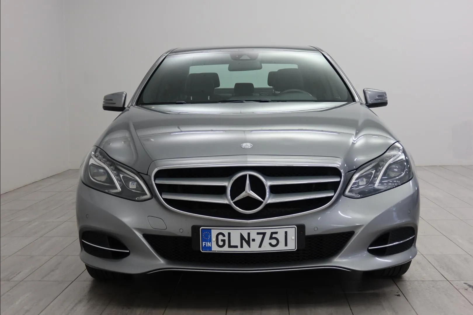 MERCEDES-BENZ E GLN-751 carousel image