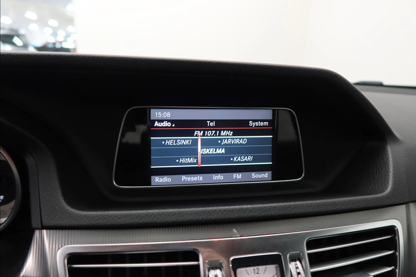 MERCEDES-BENZ E GLN-751 carousel image