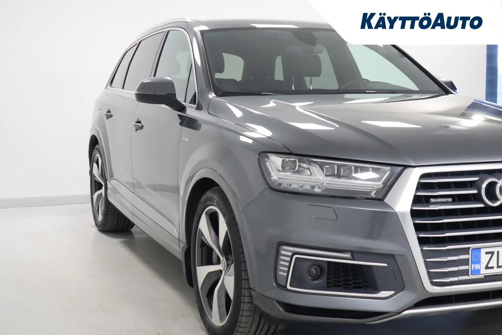 AUDI Q7 ZLU-342 carousel image