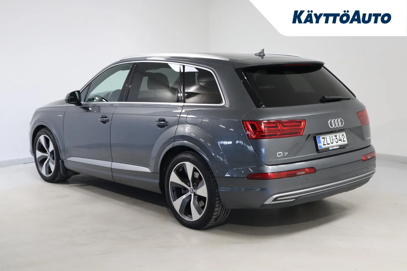 AUDI Q7 ZLU-342 carousel image