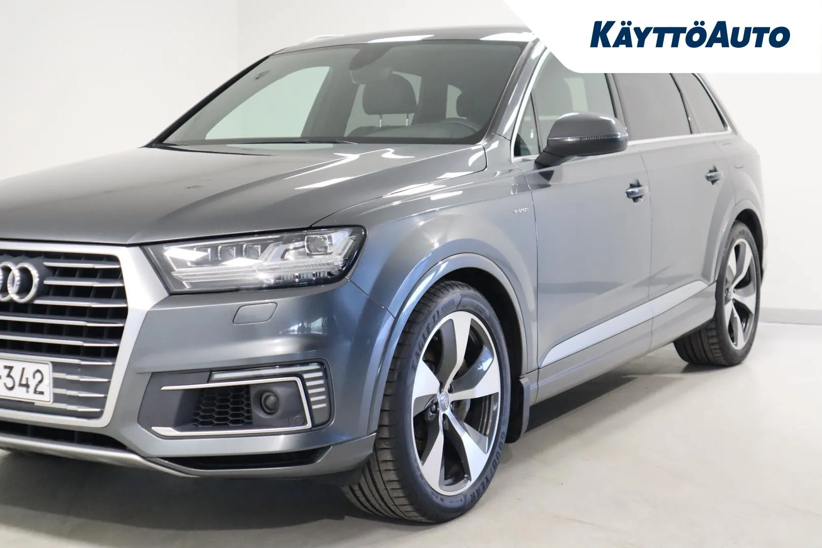 AUDI Q7 ZLU-342 carousel image