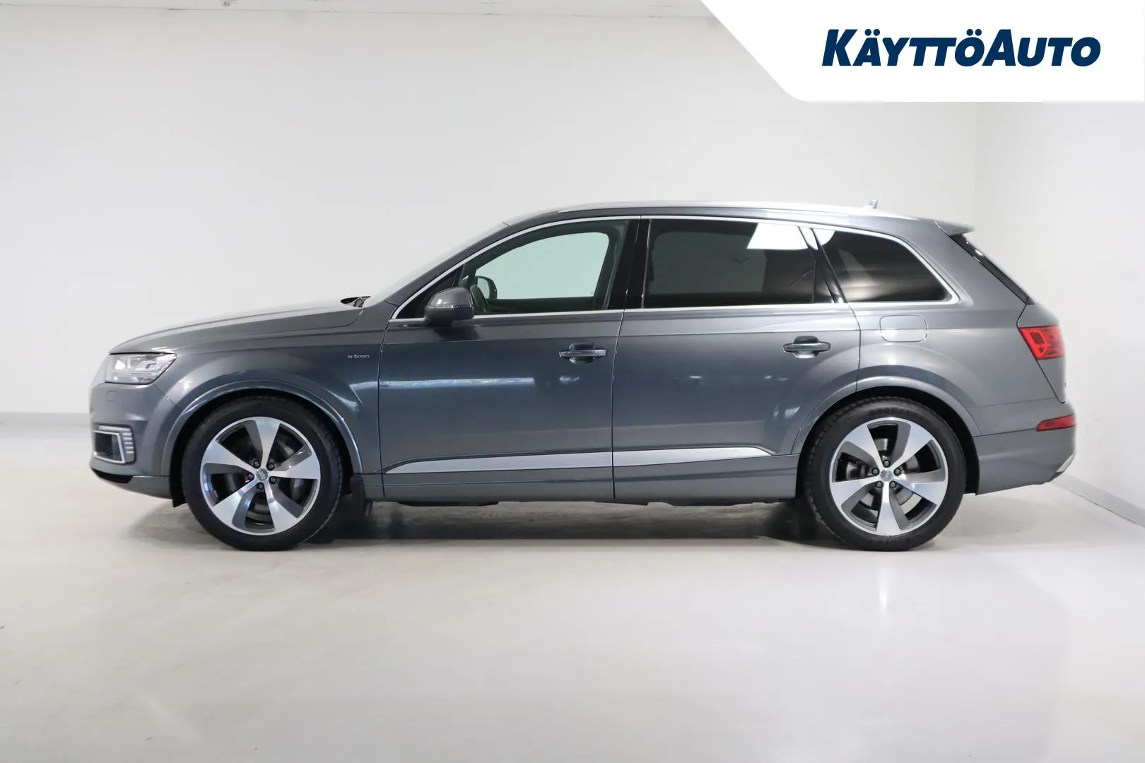AUDI Q7 ZLU-342 carousel image