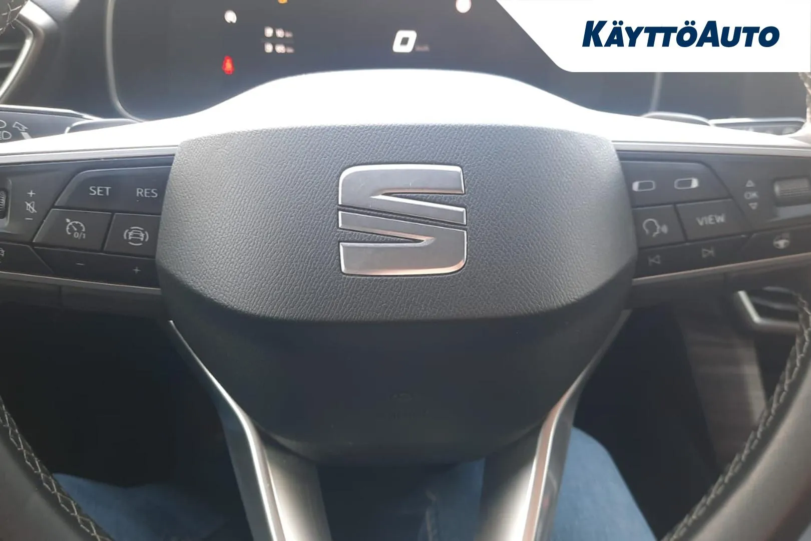 SEAT Leon CPP-474 carousel image