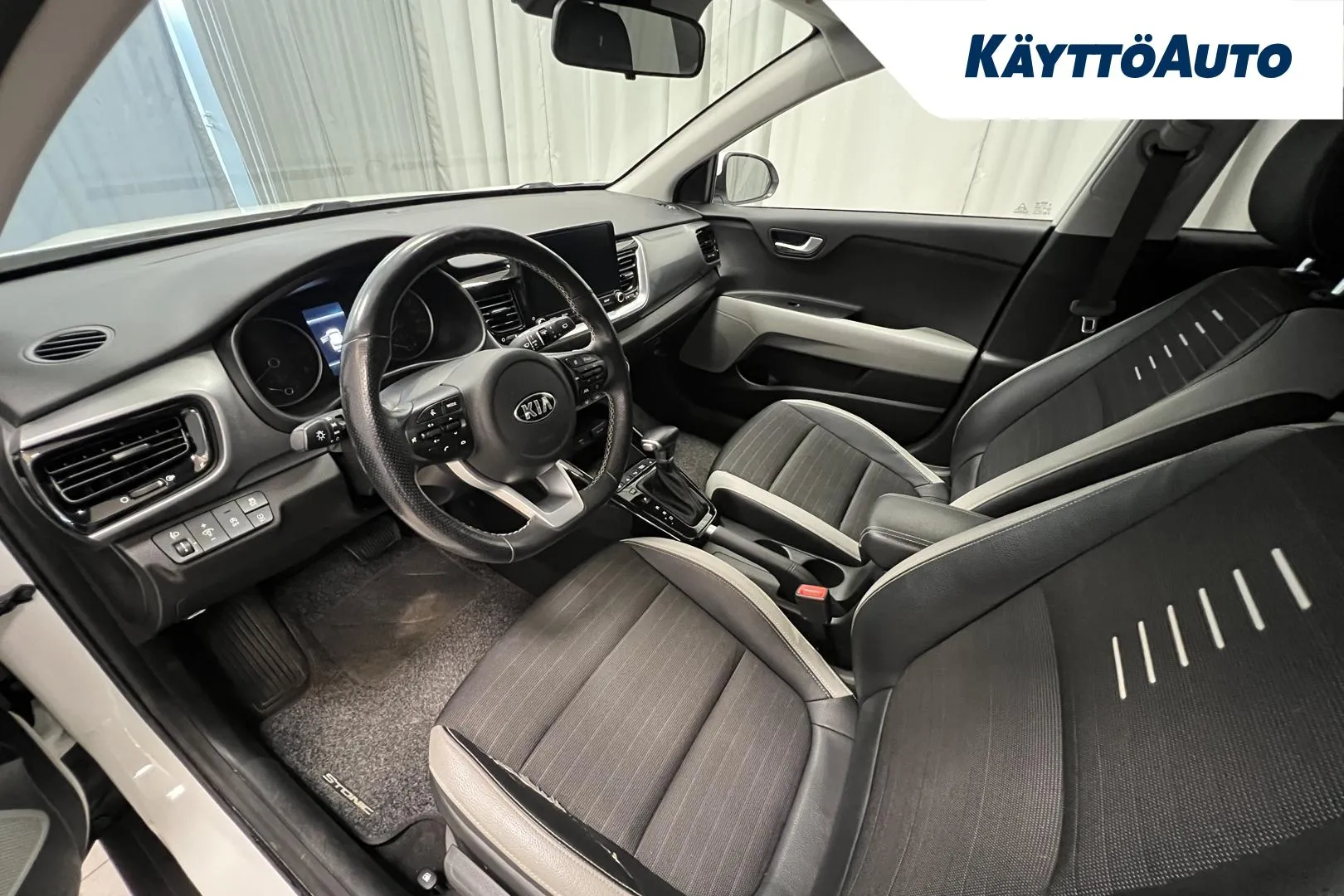 KIA Stonic KTZ-463 carousel image