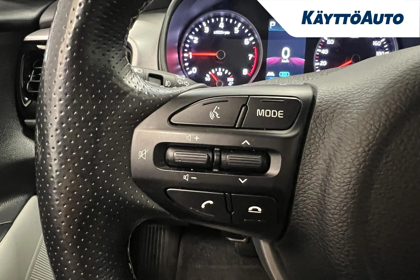 KIA Stonic KTZ-463 carousel image
