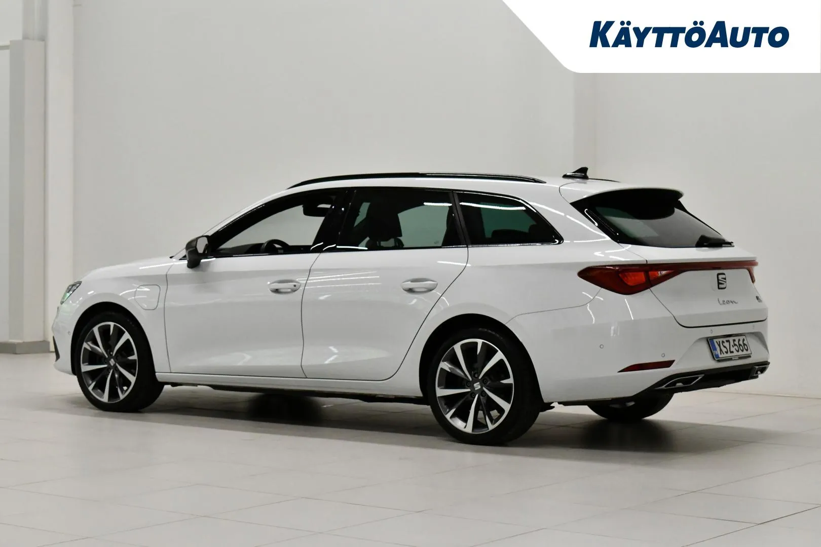 SEAT Leon XSZ-566 carousel image