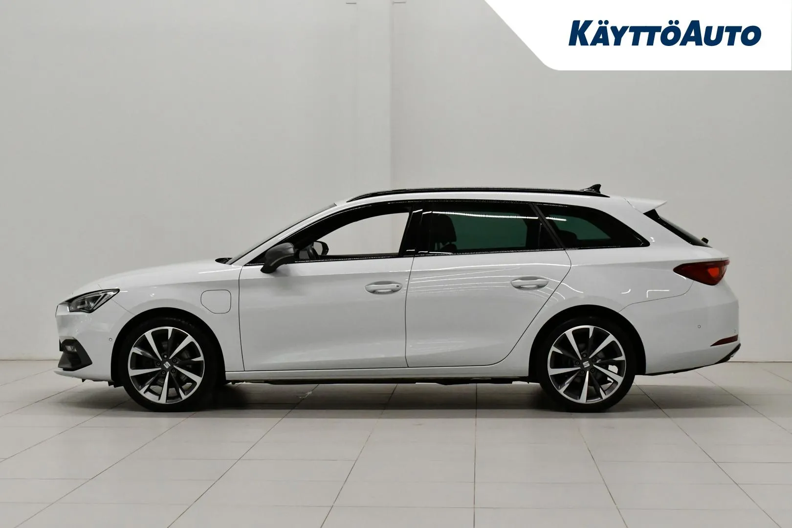 SEAT Leon XSZ-566 carousel image