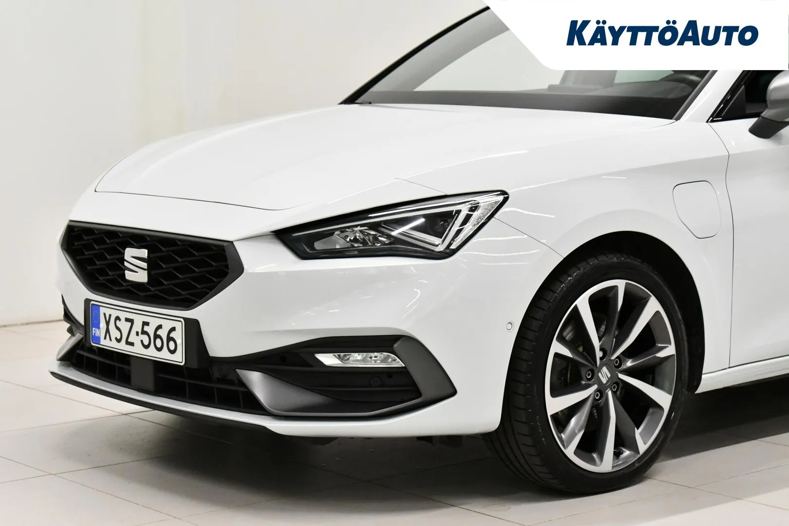 SEAT Leon XSZ-566 carousel image