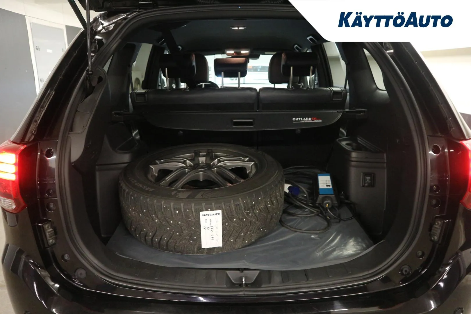MITSUBISHI Outlander PHEV YXZ-576 carousel image