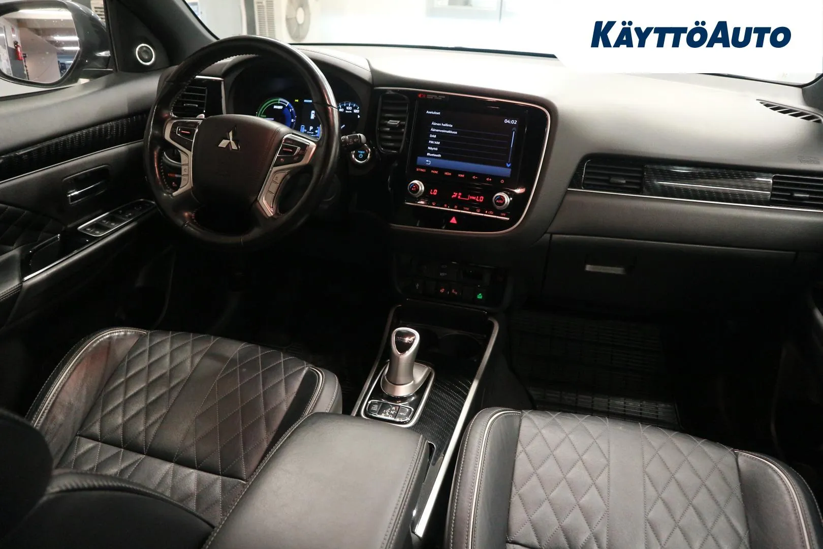 MITSUBISHI Outlander PHEV YXZ-576 carousel image