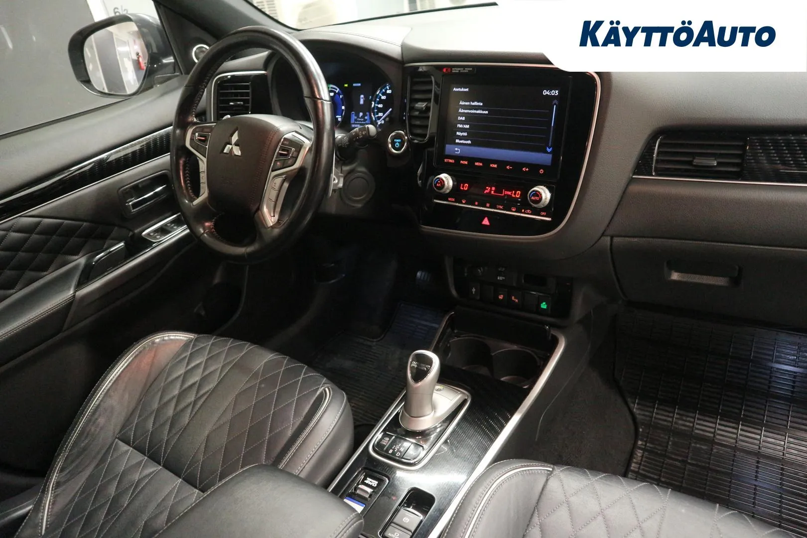 MITSUBISHI Outlander PHEV YXZ-576 carousel image